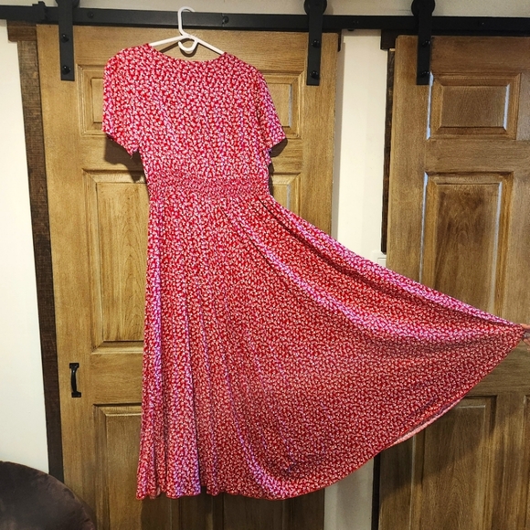 Suzy Shier Red Floral Dress - Picture 5 of 5